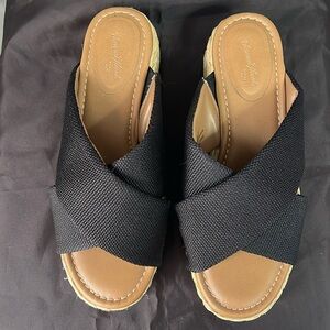 Black Universal Thread